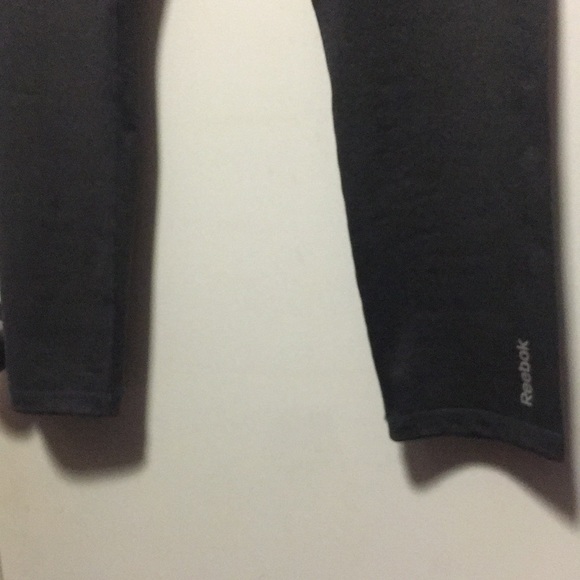 NEW Reebok Skinny Capri High Rise Workout Leggings - Picture 4 of 7